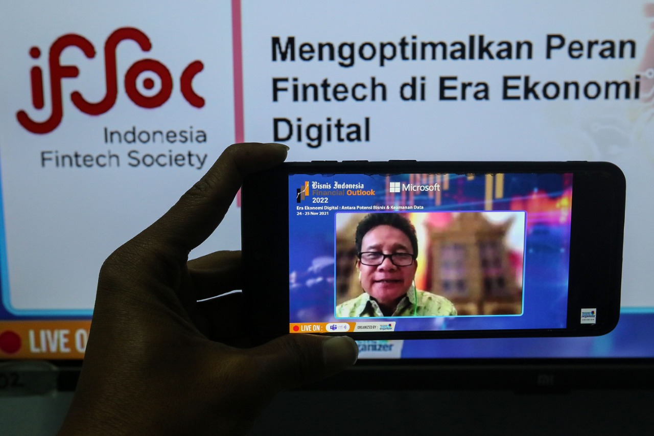 Bisnis Indonesia Financial Outlook 2022 "Era Ekonomi Digital: Antara Potensi Bisnis & Keamanan Data"